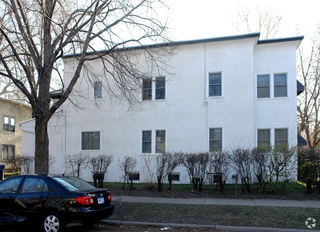 Building Photo - 2117 Selby Ave