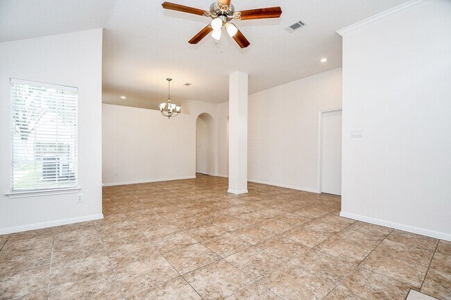Building Photo - 7130 River Garden Dr