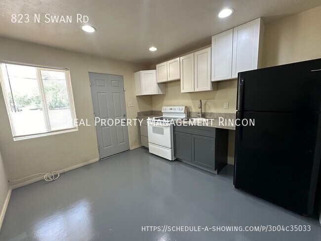 Foto del edificio - 823 N Swan Rd