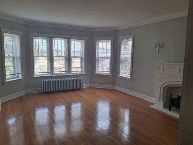 Foto del edificio - 8808 S Blackstone Ave