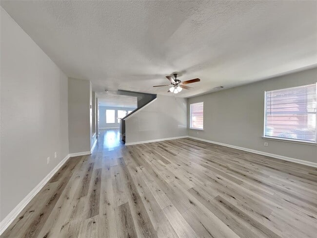 Building Photo - 10111 Victoria Falls Ln