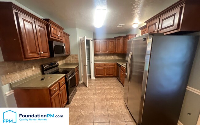 Foto del edificio - 296 Joyce Ave