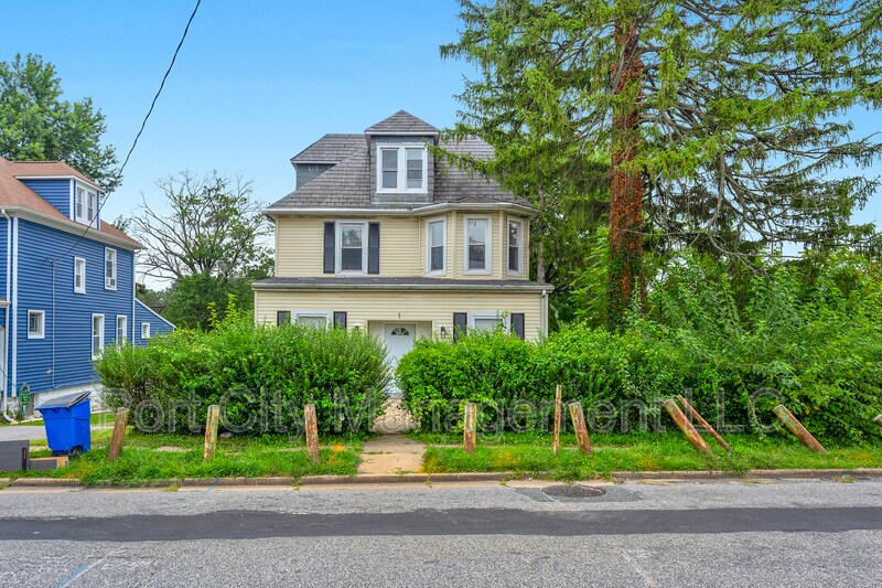 Foto principal - 1 Maple Ave