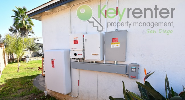 Building Photo - Single Detach Home in the heart of Bay Park | Close to SeaWorld, Mission Bay, Hwy 5 & 8 freeway