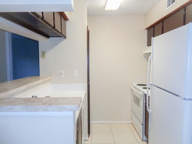 Foto del edificio - 8648 Mallard Reserve Dr