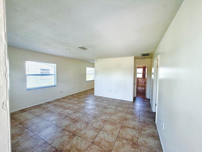 Foto del edificio - 8126 43rd Ave W