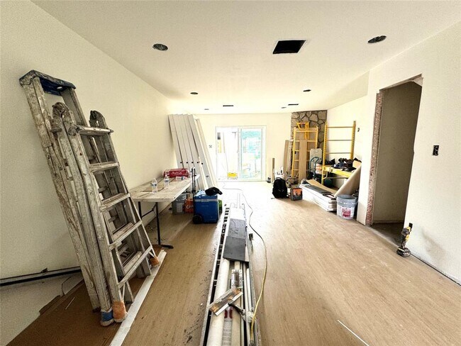 Foto del edificio - 8405 Wilcrest Dr