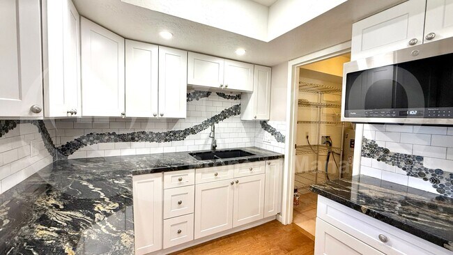 Foto del edificio - 5601 N 79th St