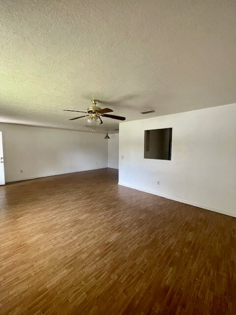 Building Photo - 1222 N Lion Cub Point
