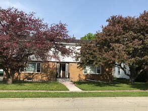 Building Photo - 1095 Gillingham Rd