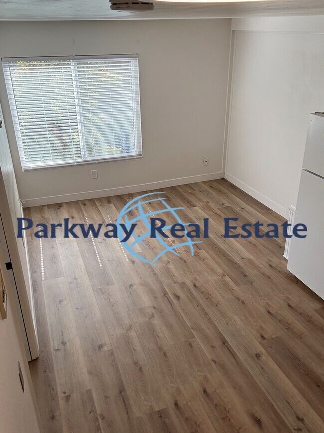 Foto del edificio - Penthouse Condo in 55+ Community
