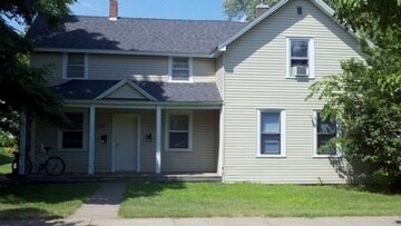 Primary Photo - 734 Broadway St