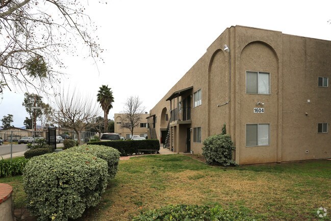 Building Photo - Sun Casa Condods