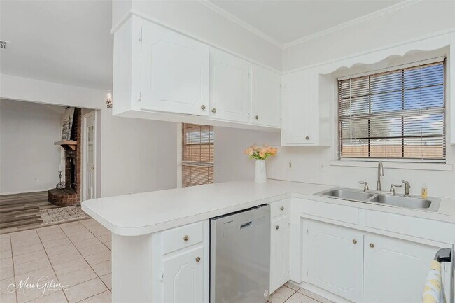 Building Photo - 2211 General York Cir