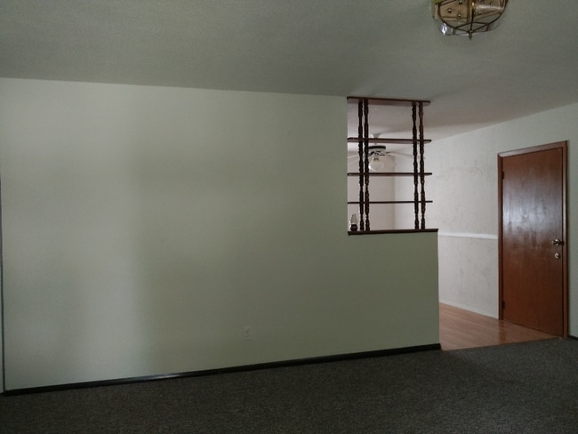 Building Photo - 1119 Hillside Dr