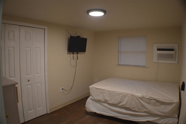 Photo - 2737 Garden St House