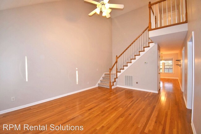 Building Photo - 3 br, 2 bath House - 826 N. Maple Street