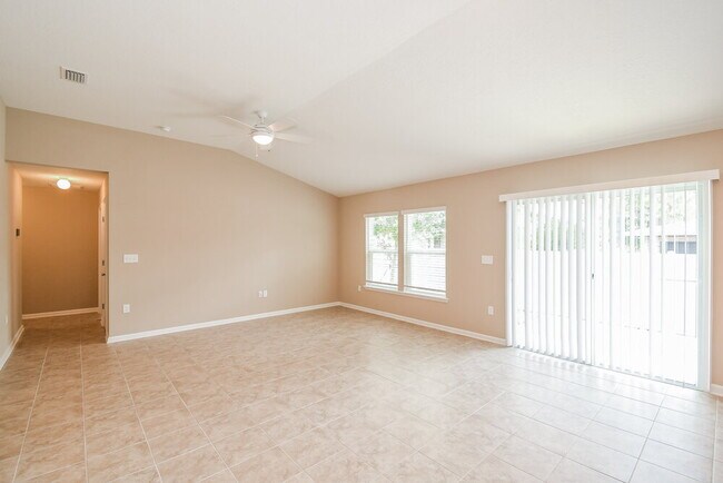 Foto del edificio - 9591 Palm Reserve Dr