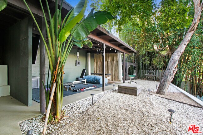 Building Photo - 8343 W Sunset Blvd