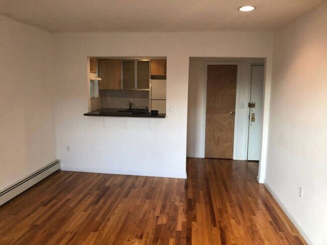 Foto del edificio - 43-10 58th St