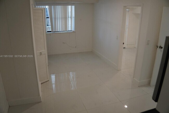 Foto del edificio - 61 SW 58th Ct