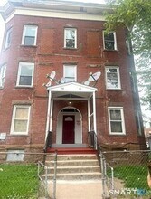 Building Photo - 46 Bond St