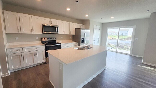 Foto del edificio - 2025 Build - 3 Bedroom, 2.5 Bathroom Townhouse in Prime Ankeny Location – Available Now