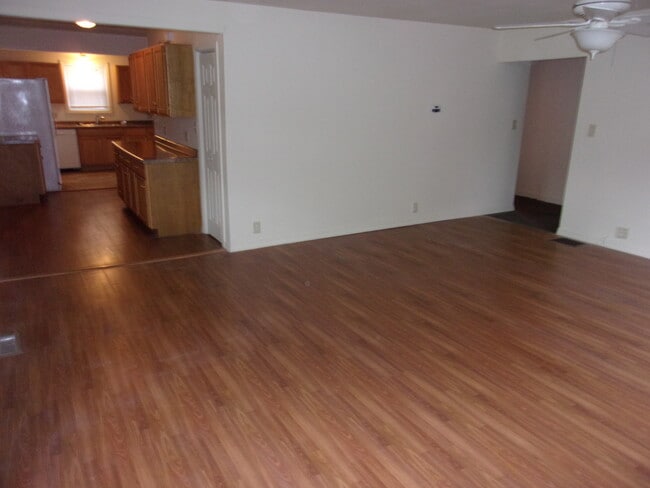 Foto del edificio - PRELEASING for AUGUST 2024! Dishwasher and...
