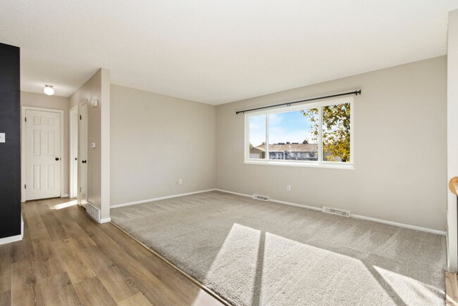 Foto del edificio - 4519 Marble Ave