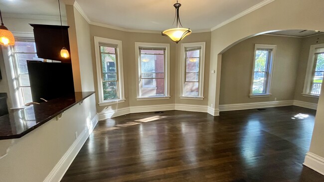 Dinning Room - 2512 N Humboldt Blvd