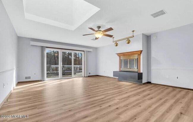 Foto del edificio - 1097 Lakewood Farmingdale Rd