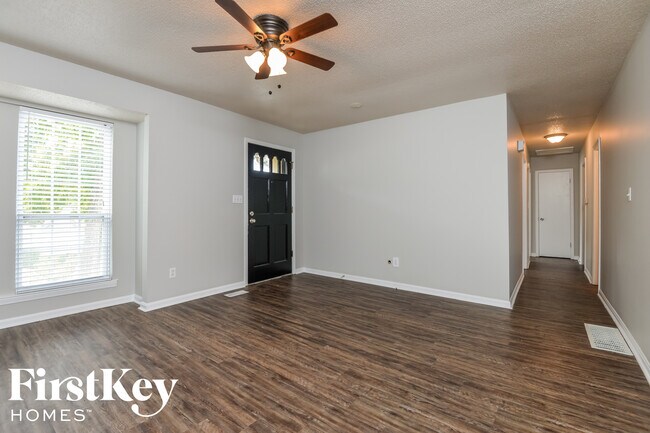 Foto del edificio - 1839 Satterwhite St