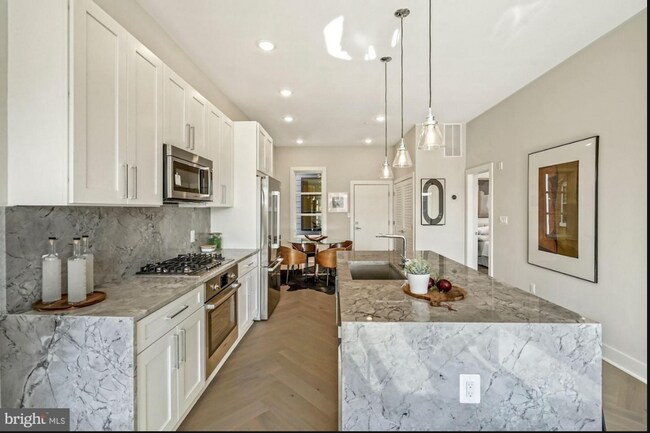 Foto del edificio - 1214 Madison St NW