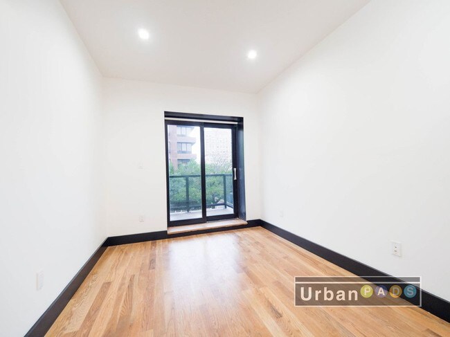 Foto del edificio - 562 Park Pl