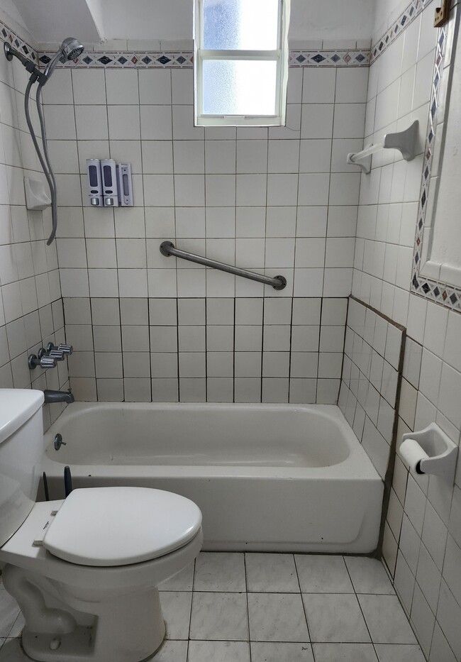 Building Photo - 2100 NW 28th St