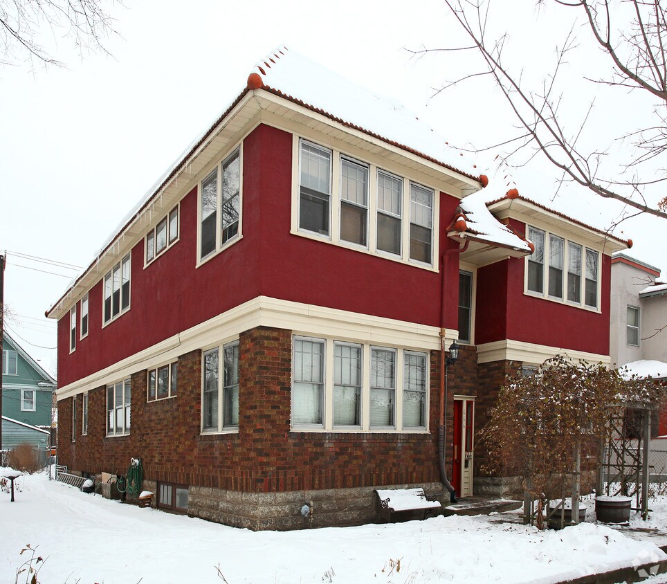 Primary Photo - 666 Hague Ave