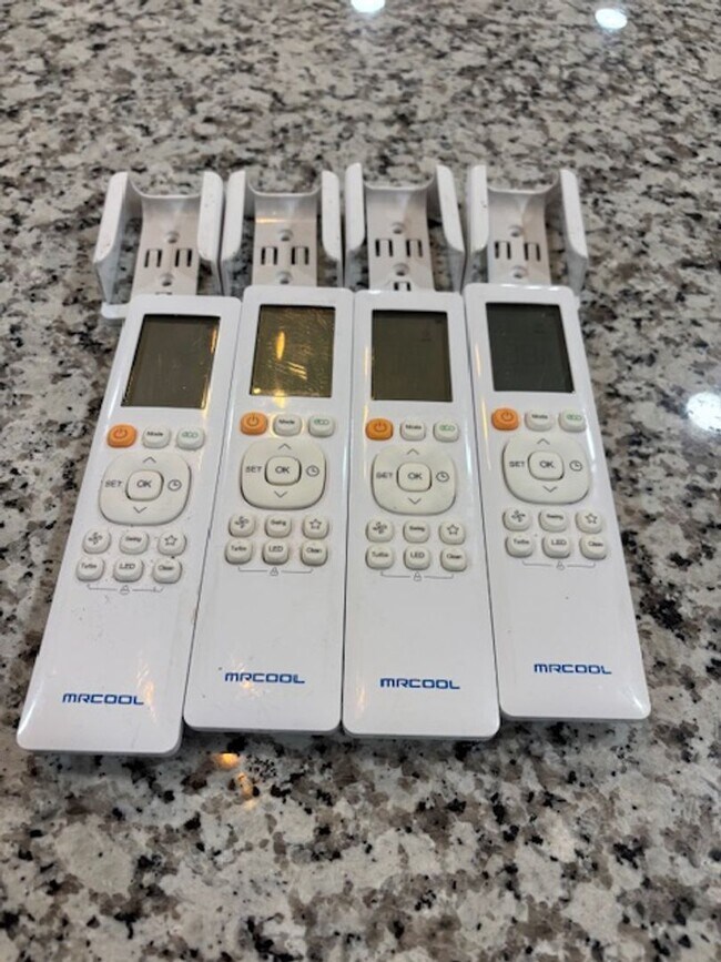 Foto del edificio - 271 E 8th St