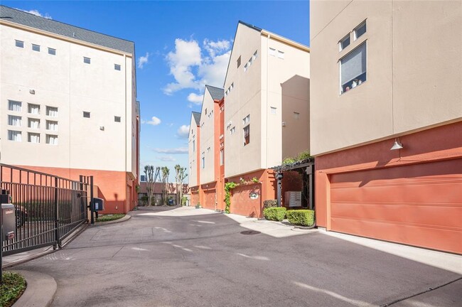 Foto del edificio - 2436 Bissonnet St