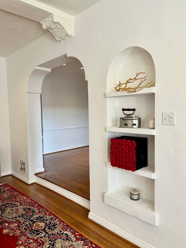 Foto del edificio - 8673 W Olympic Blvd