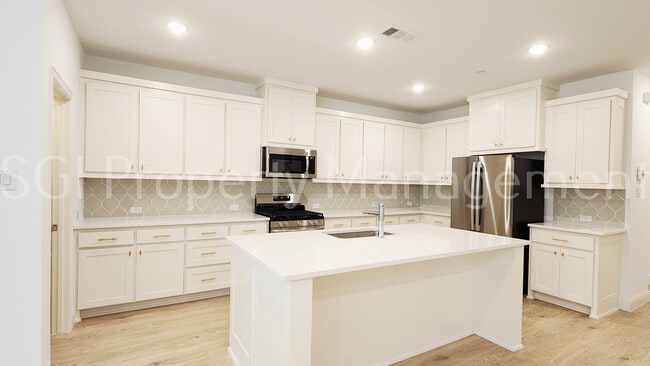 Building Photo - 9029 Scarp Hl Ln