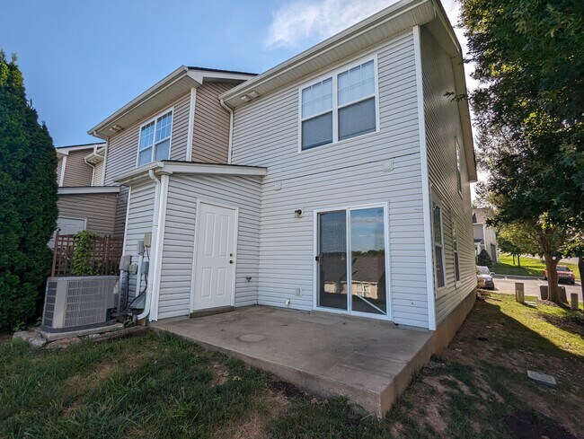 Building Photo - 311 Shadow Glen Dr