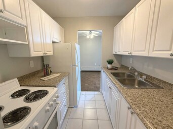 Photo du bâtiment - Regency Court Apartments - Kathleen