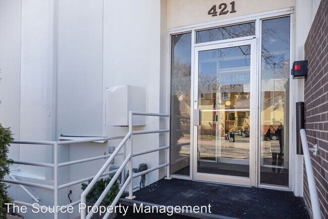 Building Photo - 421 S Howes St