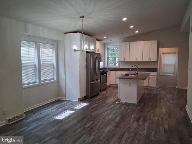 Foto del edificio - 7300 Willow Glen Way