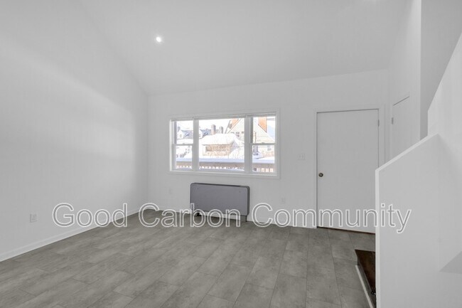 Foto del edificio - 209 Summer St