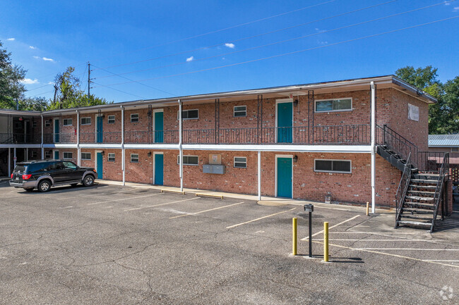 Building Photo - Patriot Apartments