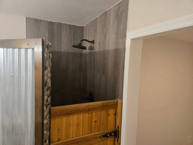 Building Photo - 5 Overlook Trail