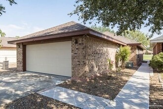 Building Photo - 10 Ashley Dr