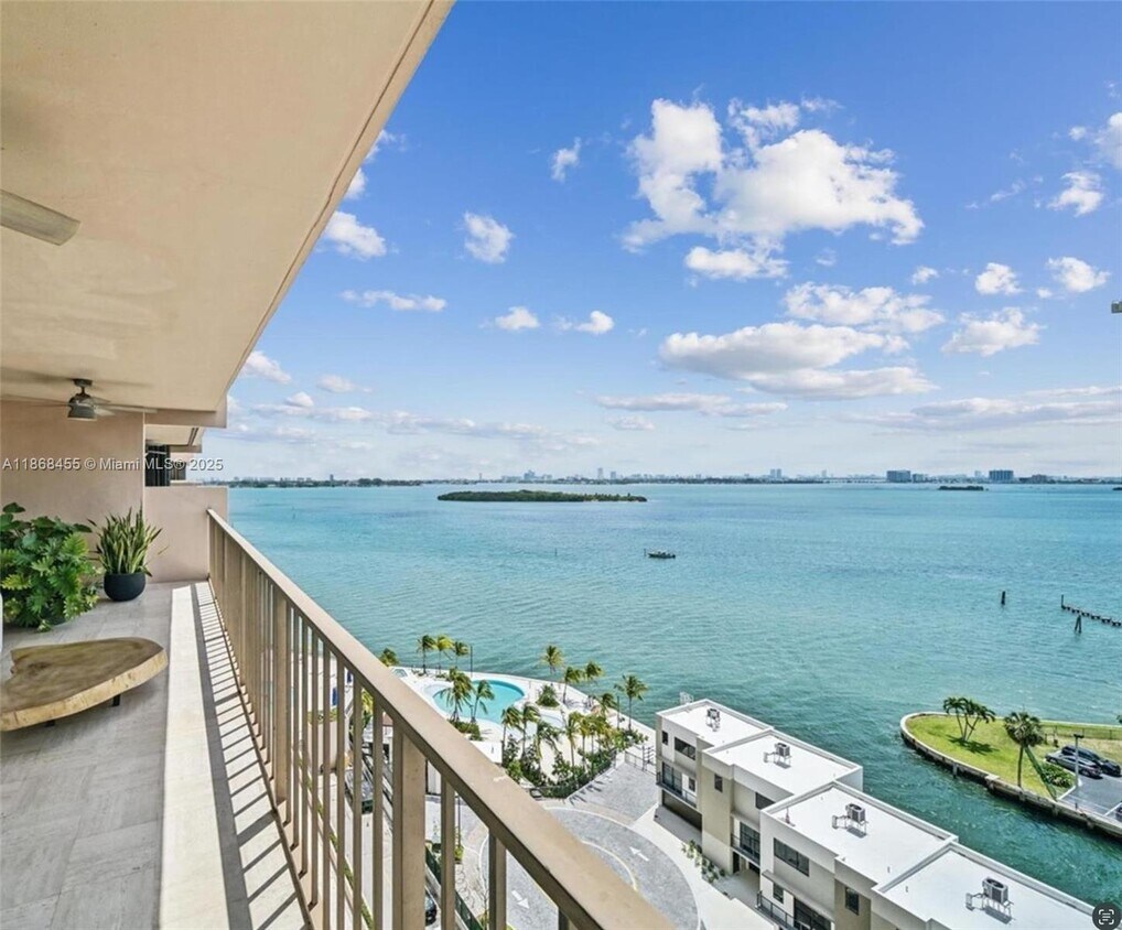 Primary Photo - 1800 NE 114th St