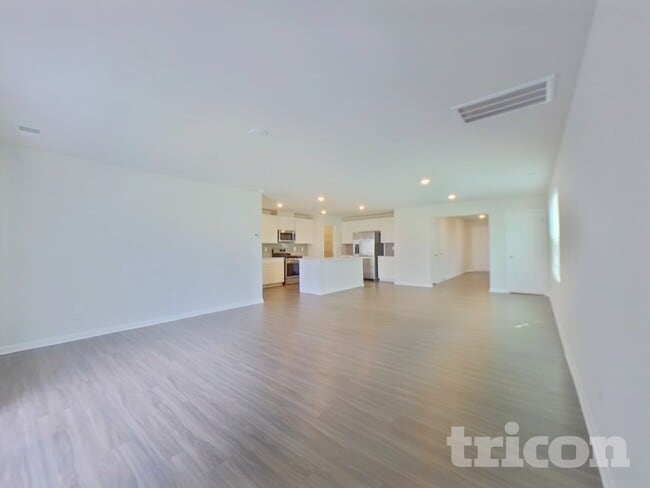 Building Photo - 1426 Cattleman Acrs Dr